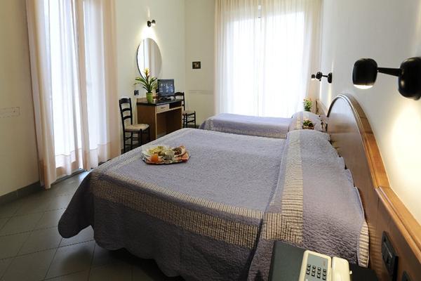 Hotel Adler Alassio Ngoại thất bức ảnh