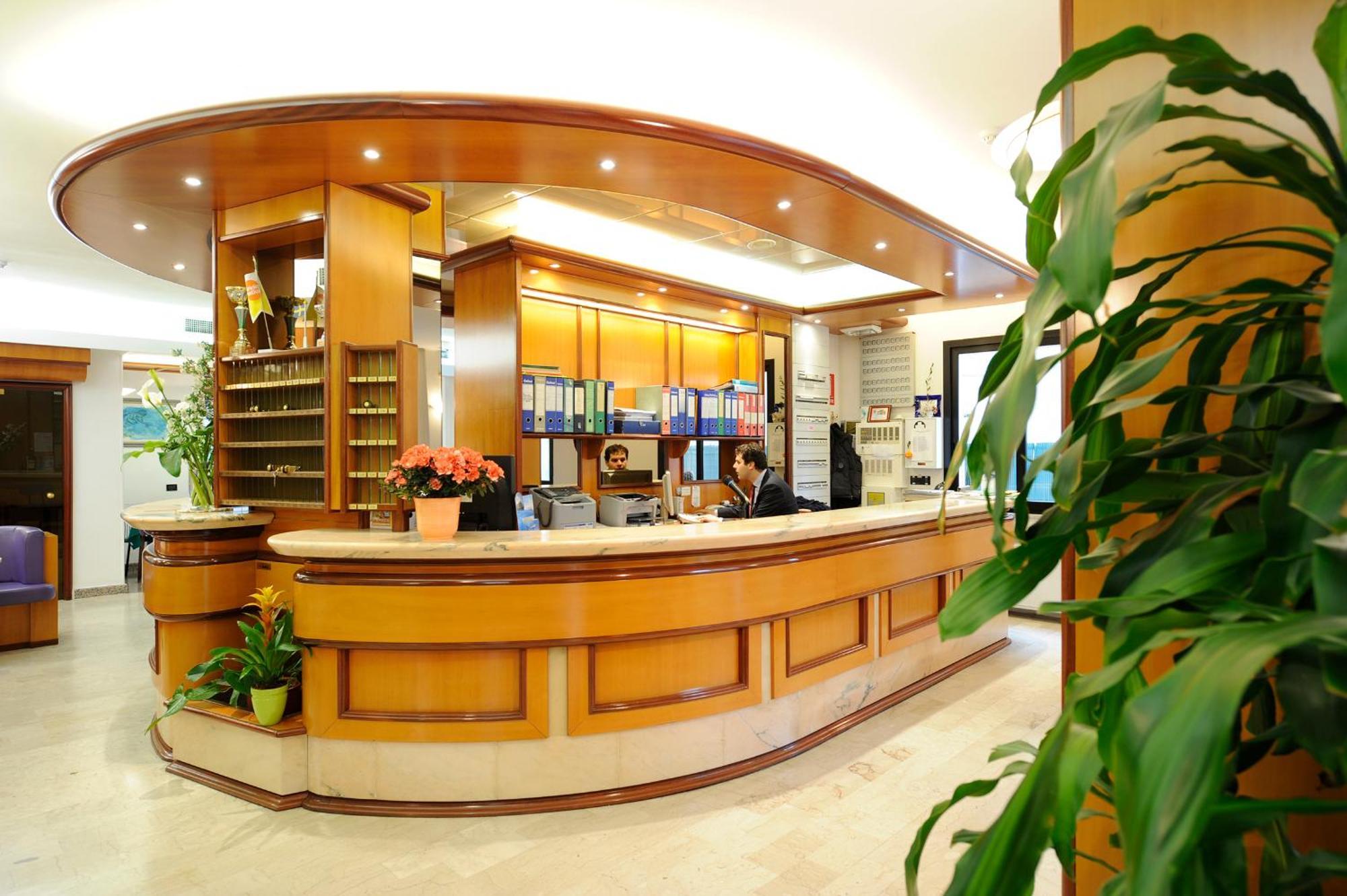 Hotel Adler Alassio Ngoại thất bức ảnh